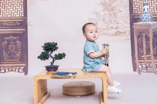 广州借卵试管代怀包男孩宝宝自闭症的早期症状